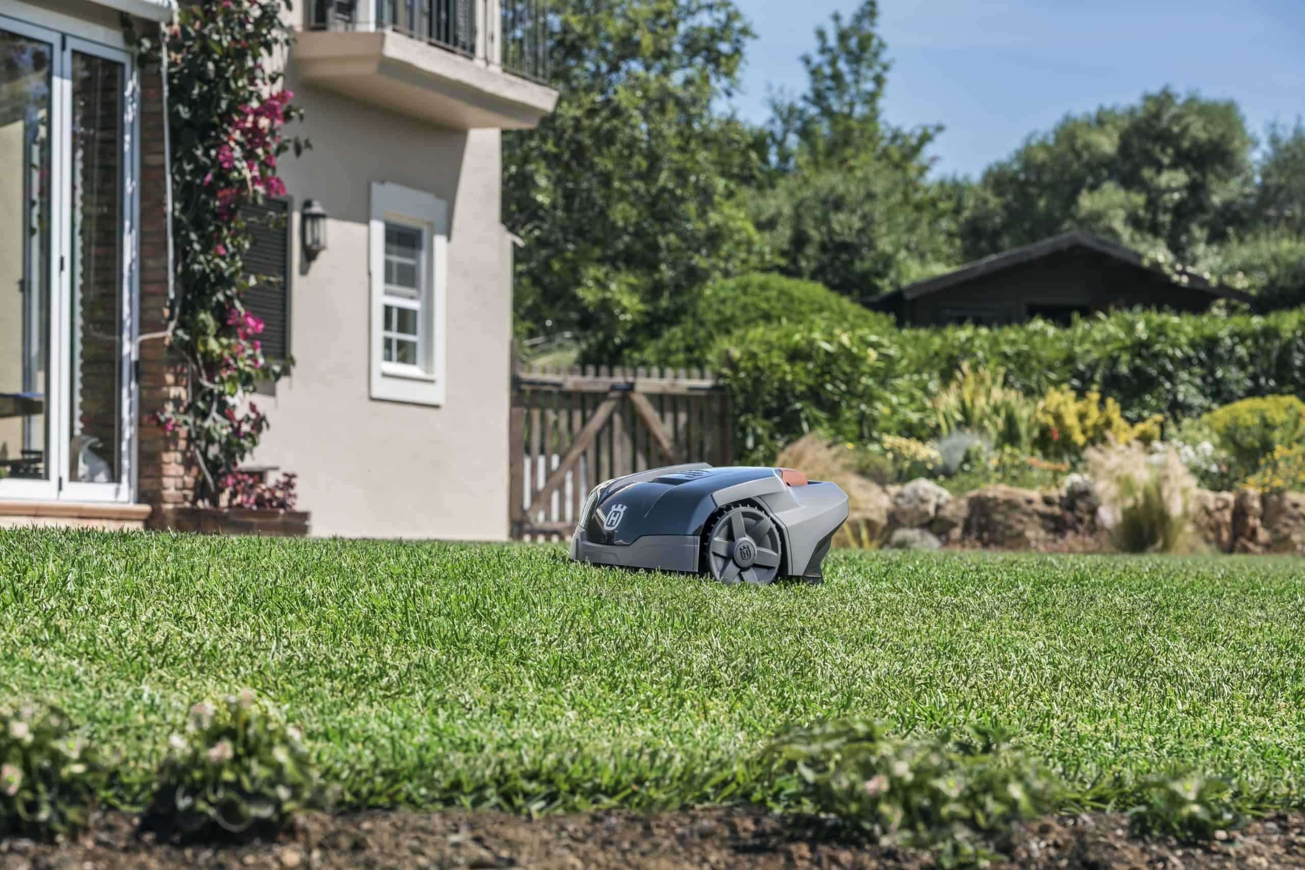 HUSQVARNA AUTOMOWER® 105 – Groundserv