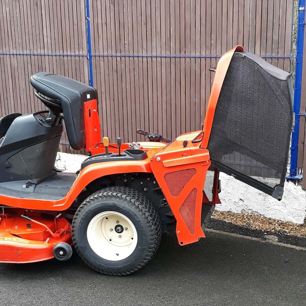 SOLD Kubota GR2120 Ride-on diesel tractor wheel drive – Groundserv