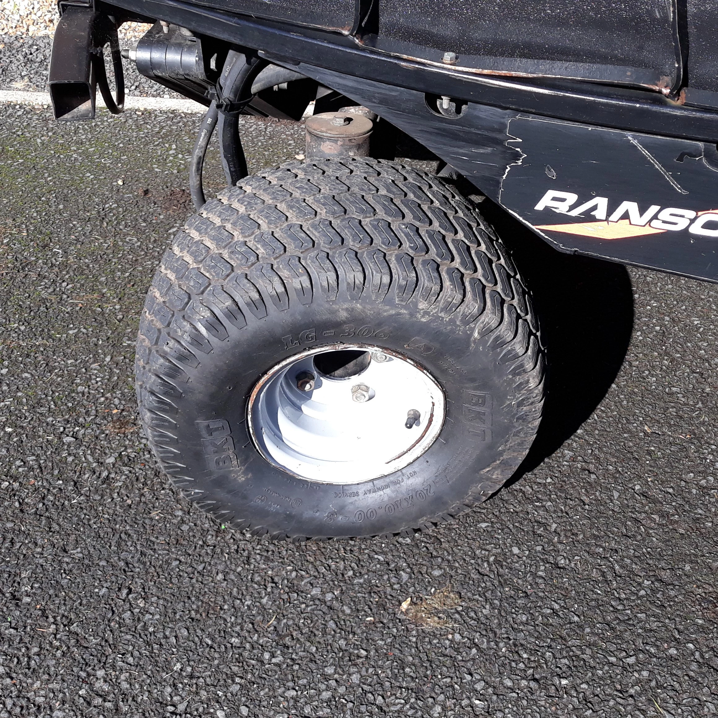 (SOLD)Ransomes HR300T ride-on rotary - Image 6